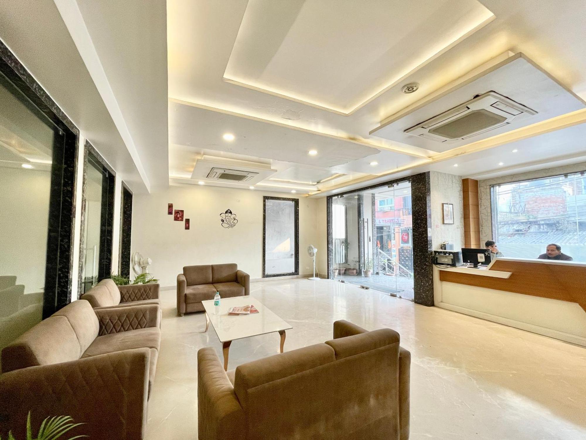 Hotel Rudraksh ! Varanasi !Fully-Air-Conditioned Hotel At Prime Location With Parking Availability, Near Kashi Vishwanath Temple, And Ganga Ghat 2 Eksteriør bilde